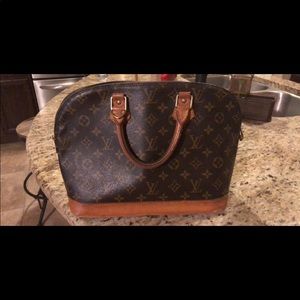Louis Vuitton Alma